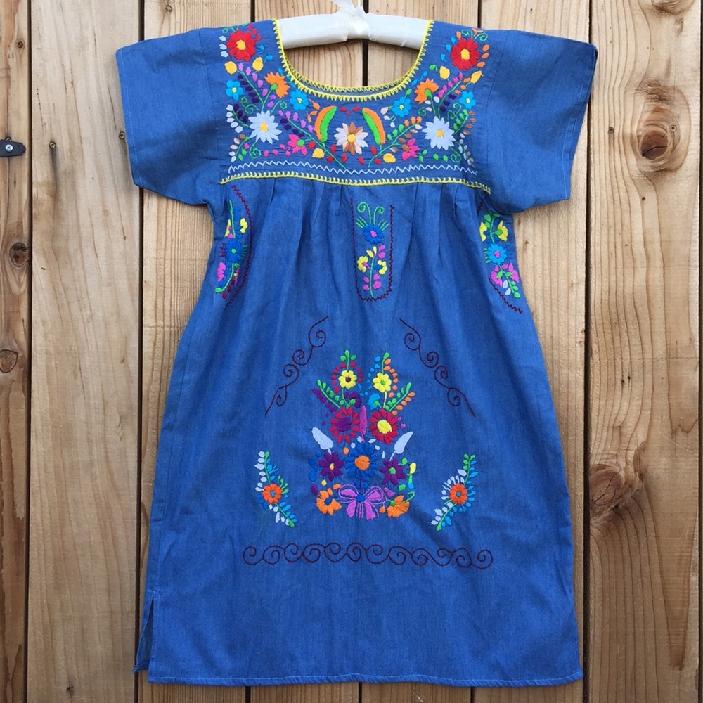 Mexican embroidered dress size 12-14 years old